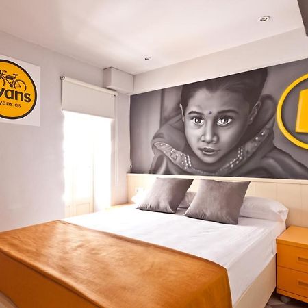Ryans Budget Ibiza Bagian luar foto